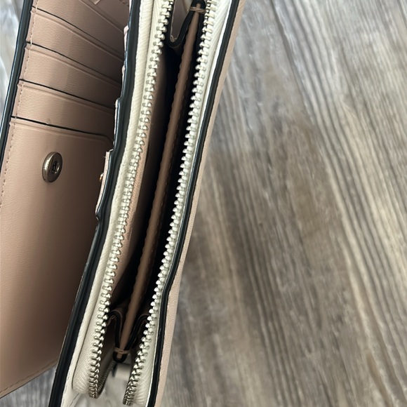 Kate Spade wallet I forget the name - Picture 3 of 3